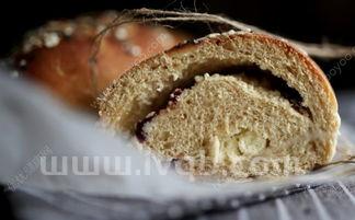 3片全麦面包热量多少(全麦面包的热量)