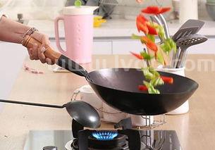 怎样去除铁锅外面的铁锈(铁锅除锈小妙招)