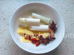 白萝卜和鸡汤怎么炖好喝又营养(白萝卜炖鸡)